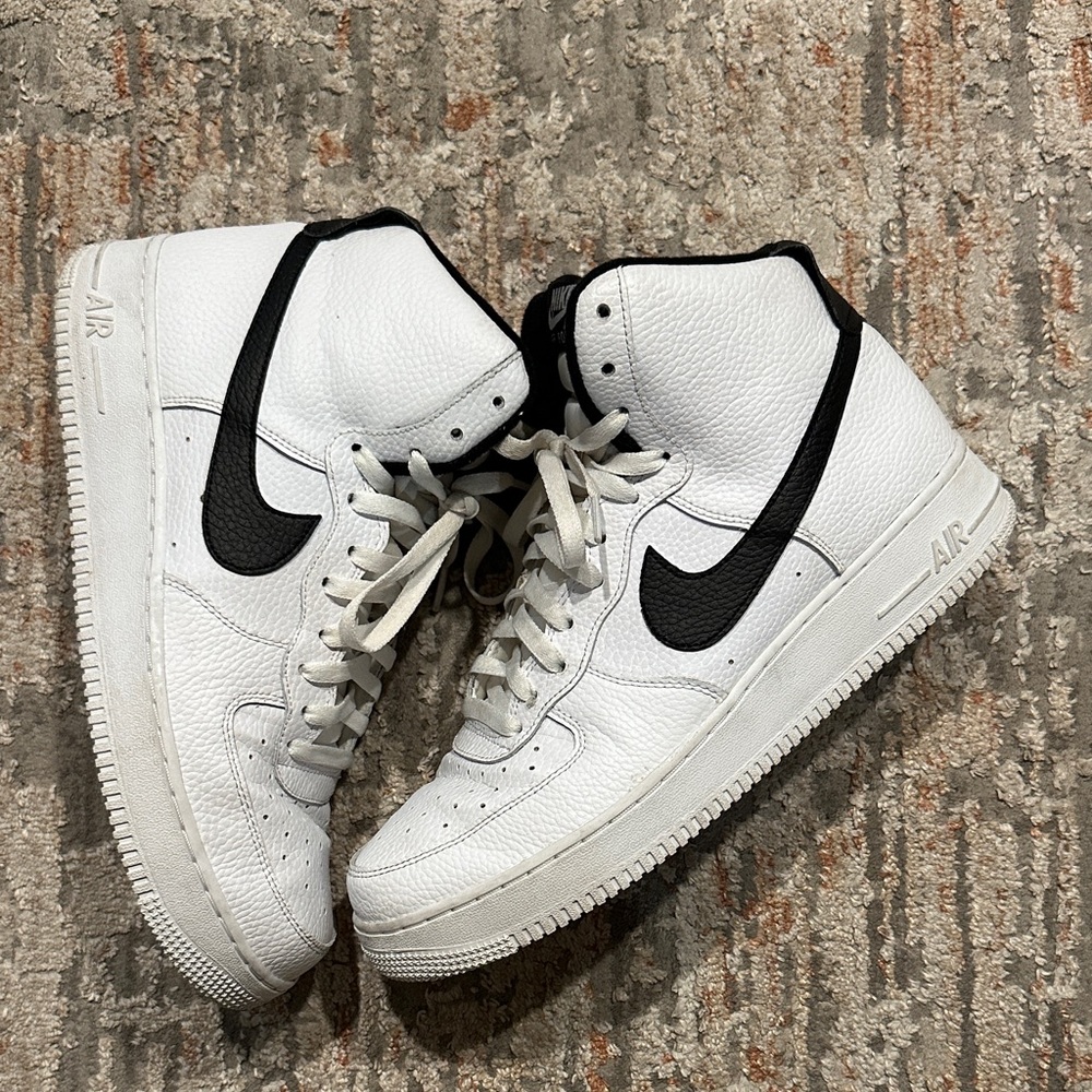 Nike White and Black High-Tops Air Force 1 Men’s US 11